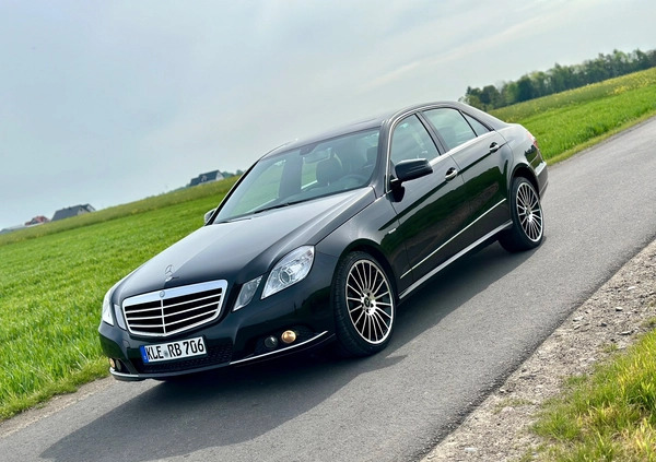 Mercedes-Benz Klasa E cena 42500 przebieg: 254900, rok produkcji 2010 z Chojnów małe 154